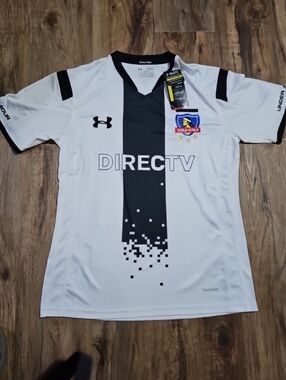 Under Armour Colo-Colo Jersey Men’s Small NWT Chile DirectTV Soccer Futbol Shirt